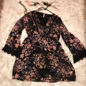 🎁 RePosh! 🌷🌹 Floral Dress